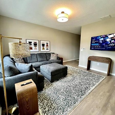 Central Cedar Falls New Construction Townhome! エクステリア 写真